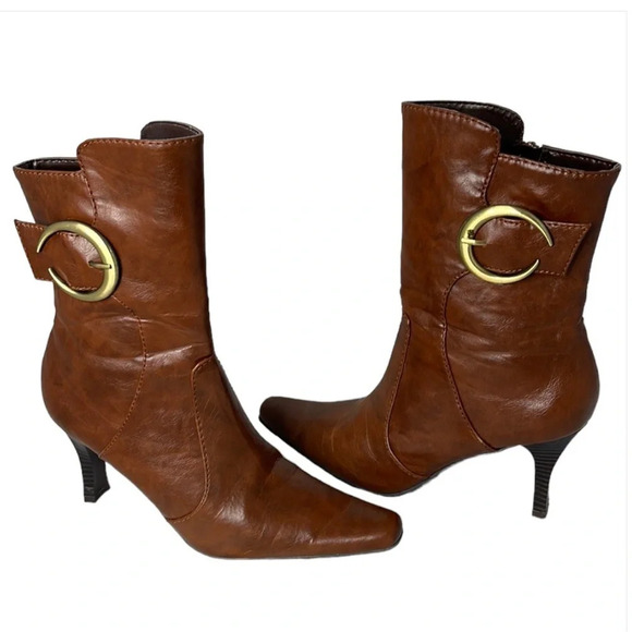 CL BY LAUNDRY Fanciful Cognac Pointed Toe Boots Vegan Brass Buckle Y2K Vibe 7M - Picture 2 of 13